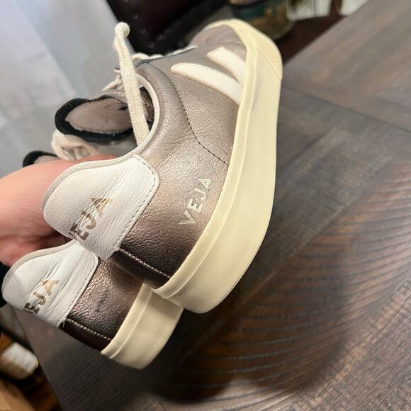 Veja gold lace casual shoes gold 9.5 women - Picture 2 of 10